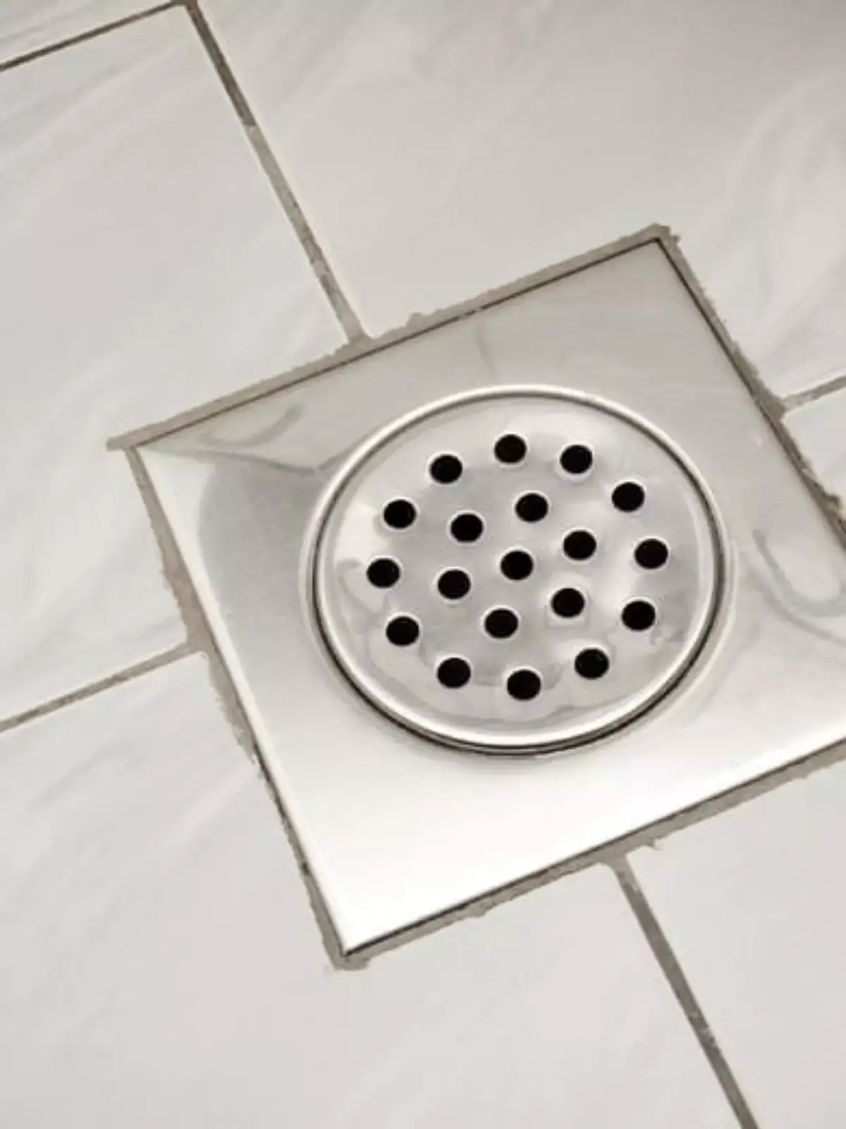 Desentupimento de ralo com equipamento profissional